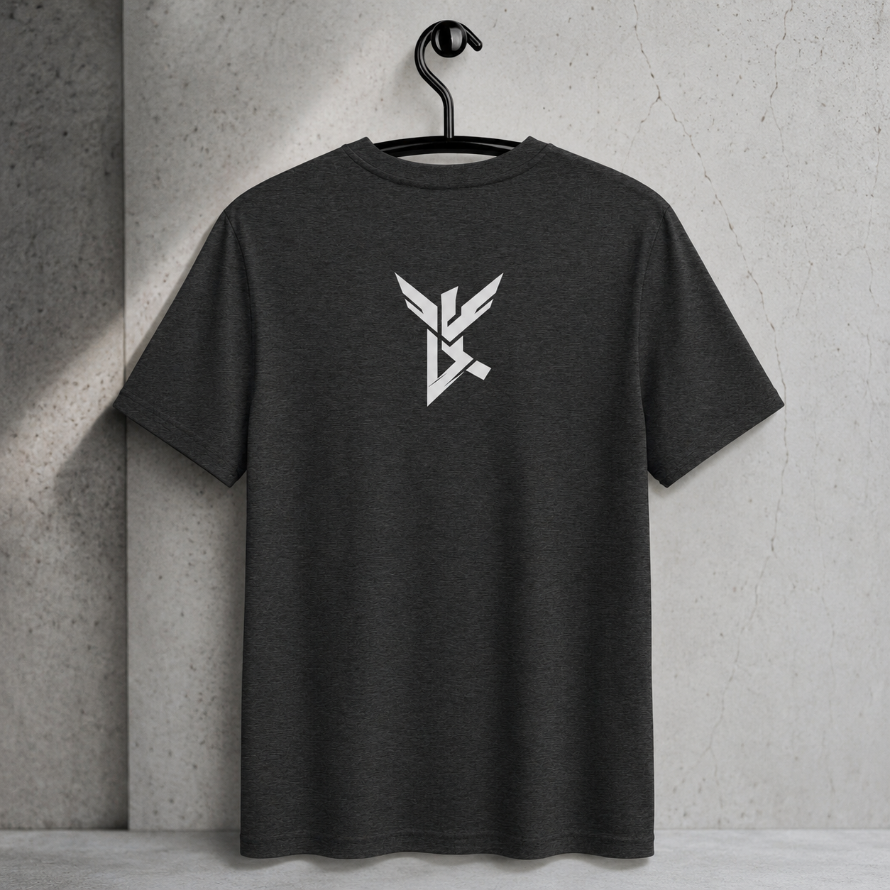 Essential Tee Rückenlogo